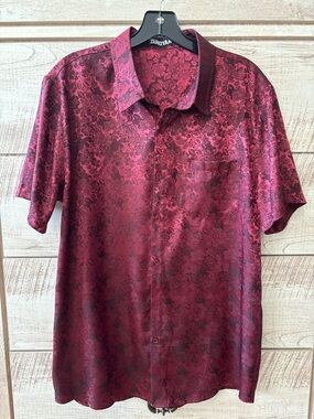 NWOT - ZEROYAA
Men’s button up shirt